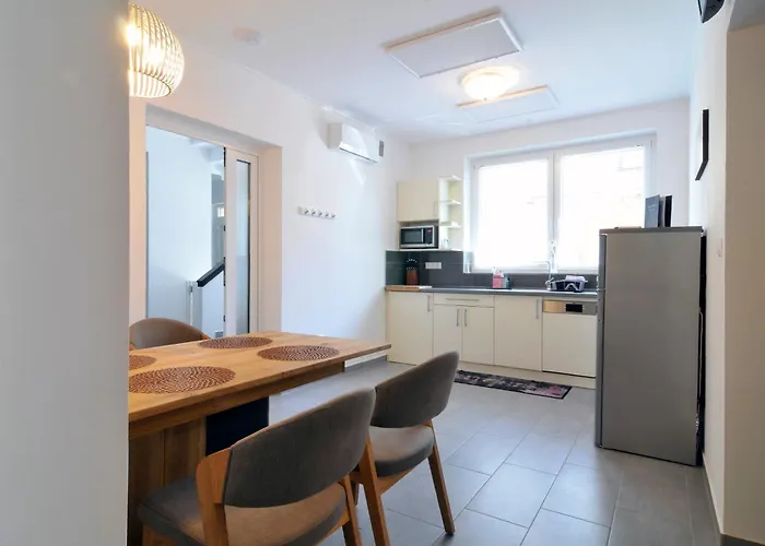 Apartment Silver *