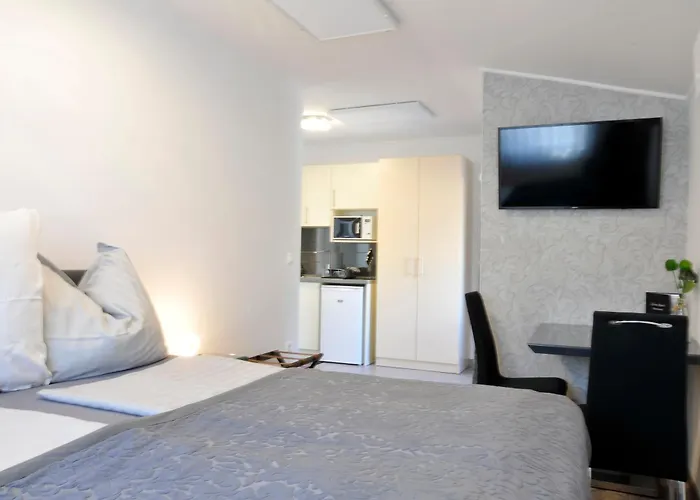 Silver Apartment *